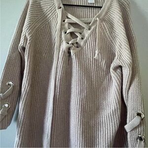 Main Strip Beige Lace-Up V-Neck Sweater